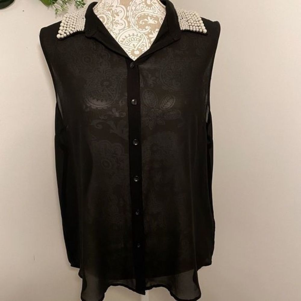 Forever 21 Sheer Blouse Black Button Up Sleeveless‎ Top Faux Pearl Collar